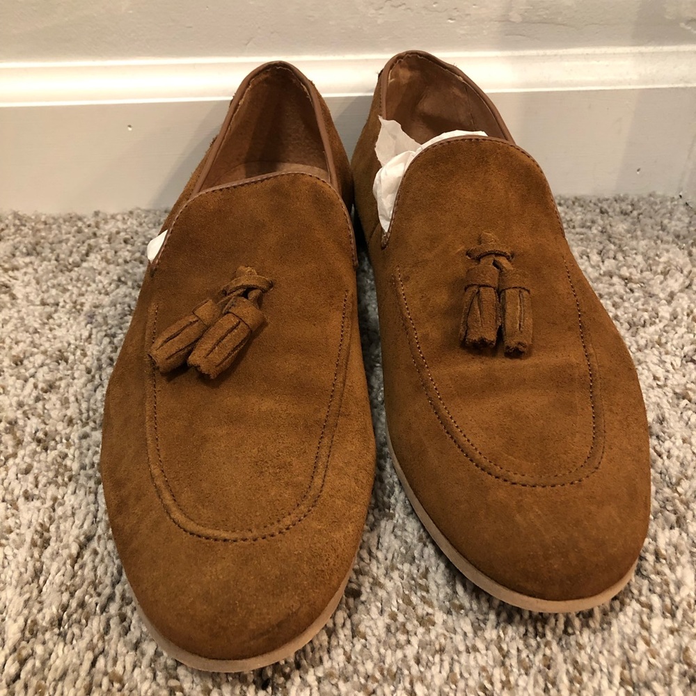 Brown River island men’s shoes